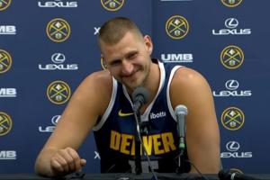 記者：你現(xiàn)在30歲了 約基奇：別提這個 我們不需要聊這個??