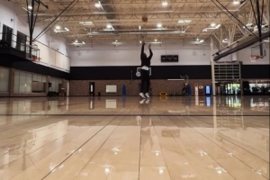 誰有意啊？韋德曬打球視頻：好久沒投籃了 仍感覺不錯！