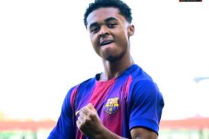 青年歐冠巴薩2-1逆轉(zhuǎn)巴黎，克魯伊維特小兒子兜射死角破門