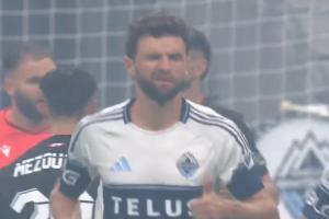 這大胡子！穆勒留了絡(luò)腮胡之后，滄桑了不少