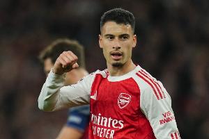 馬丁內(nèi)利：特意等了下看是不是約克雷斯進(jìn)球 想贏下每一項(xiàng)冠軍