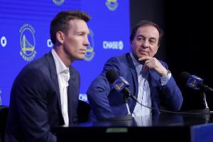 鄧?yán)S：拉科布今夏對球隊的關(guān)注一如既往 女武神讓他有點分心