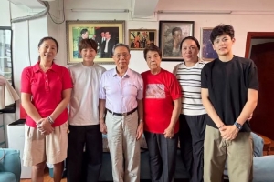 鄭薇、楊力維、楊舒予一同探望鐘南山院士和李少芬女士