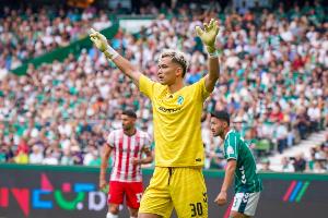 混血歸化+1？日本與21歲不萊梅主力門將巴克豪斯談判，希望歸化