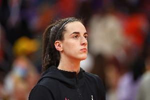 百萬美元年薪+股權(quán)及分成都不要！克拉克不會去打Unrivaled聯(lián)賽！