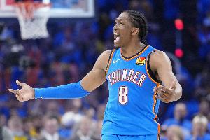 阿杰伊-米切爾談杰倫威左手訓(xùn)練：看起來(lái)不錯(cuò) 拋投動(dòng)作和我很像