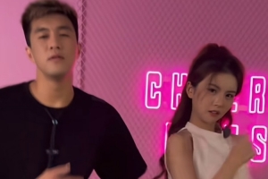 進攻犯規(guī)！郭艾倫曬與美女主播跳舞視頻：跳舞到底用哪發(fā)力啊