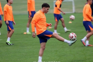 10月3日下午 山東泰山在基地內進行了與云南玉昆隊的賽前官方訓練