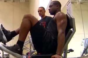 為何韋德比威少受傷多？楊毅：韋德突破有大量變向 對膝蓋負荷大