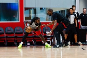 火箭今日份訓練照：杜蘭特出鏡率最高 與申京&伊森積極交流