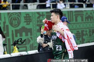 林葳最強(qiáng)校友都有誰(shuí)？鴨王&狄龍?jiān)诹?包含WNBA的同年?duì)钤桶裱郏? >
                                        </div>
                                    </div>
                                                                        <div   id=