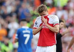 不走運，厄德高是英超歷史首位連續(xù)三場上半場被換下的球員