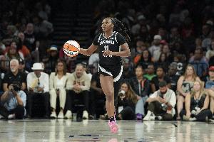 替補功臣！埃文斯三分球6中5射落21分外加2板3助4斷