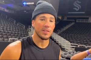 前隊友艾頓新賽季能為湖人帶來什么？布克：我們只能拭目以待了