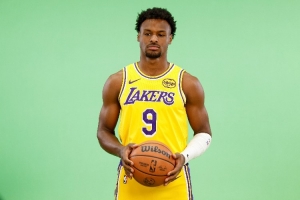 馬健：湖人球員除小里外都沒準(zhǔn)備好 布朗尼&克內(nèi)克特依舊板凳末端