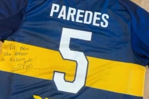 收藏品！馬特拉齊社媒曬帕雷德斯、迪巴拉簽名球衣
