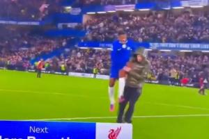 傷勢(shì)加重??哈托賽后慶祝飛撞帕爾默，球迷：他要多傷一個(gè)月了