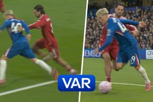 內(nèi)維爾：加納喬倒地不是點球，他摔得很刻意，索博夠不上犯規(guī)