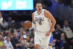 高效表現(xiàn)！約基奇半場(chǎng)5中4拿下14分5板2助