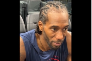 小卡：訓(xùn)練營(yíng)里每個(gè)人都做得很棒 年輕球員防守端溝通進(jìn)步明顯