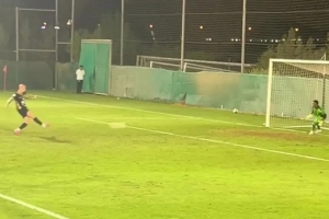 太陽報：利物浦舊將謝爾維在阿聯(lián)酋第三級聯(lián)賽踢球，首次首發(fā)失點