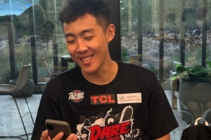 千里共嬋娟！遠(yuǎn)在大洋彼岸的小獅子們給家人打了視頻通話