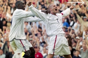 經(jīng)典時刻！2001年的今天小貝任意球絕平希臘，英格蘭進軍世界杯