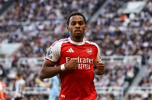 前裁判談廷伯造點：身體接觸持續(xù)到禁區(qū)內(nèi)，上半身犯規(guī)更易被察覺