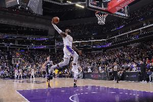 書豪談打手打到老詹手腕：那肌肉太強壯了 感覺打到一塊大石頭上