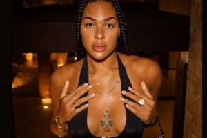 人各有志！坎貝奇號(hào)召女球員兼職擦邊博主賺錢(qián) 首飾&貂皮都會(huì)有