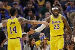 鐵林：若湖人這賽季表現(xiàn)好那老詹不會退役 不然他可能在季中宣布