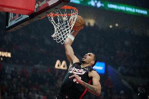 填滿數(shù)據(jù)欄！卡馬拉13中5得到14分4板3助1斷2帽 三分9中4