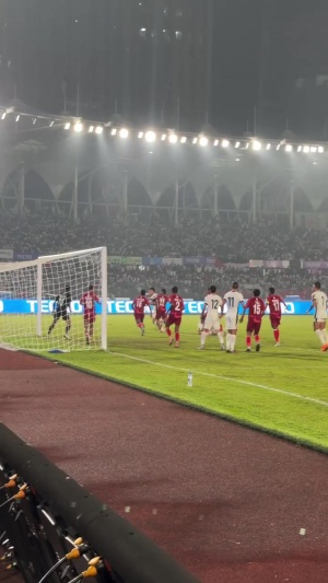 半場(chǎng)前扳平！艾華頓后點(diǎn)機(jī)敏推射建功，中國(guó)香港1-1扳平孟加拉國(guó)