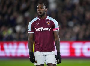 BBC：安東尼奧目前在布倫特福德進行訓練，但不意味后者與其簽約