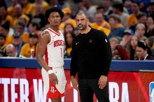 烏度卡：我們想提升打轉(zhuǎn)換進攻的能力 不會靠某個球員作唯一驅(qū)動