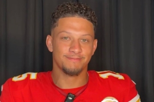 馬霍姆斯選擇球員：庫里強于KD 科比強于庫里 詹姆斯強于科比