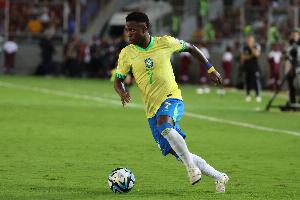 巴媒：安切洛蒂在訓(xùn)練排出424陣型，維尼修斯、羅德里戈搭檔鋒線