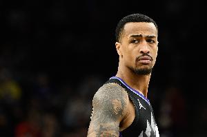 新鮮血液！科林斯首秀半場5中4 高效拿到10分3板