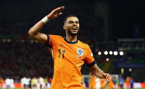 點(diǎn)射雙響，加克波成為1978年后首位單場(chǎng)打進(jìn)兩粒點(diǎn)球的荷蘭球員