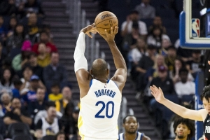 科爾：霍福德很全面&能適應(yīng)任何陣容 他可以打4也可以打5