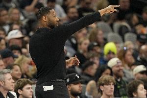 鵜鶘主帥談先發(fā)中鋒：誰拼得最兇&開局就能建立優(yōu)勢這是標準