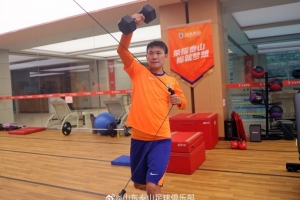 陰雨澆不滅心中的火焰！卯足干勁，繼續(xù)向著前方全力沖刺！