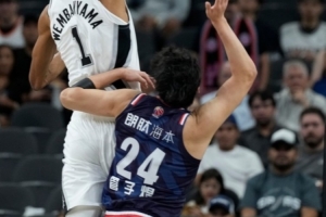 表現(xiàn)不理想！管子煜6中2&三分4中1得6分 出現(xiàn)4次失誤&正負值-26