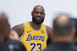 缺席生涯第23次揭幕戰(zhàn)！詹姆斯此前22次場(chǎng)均可攬25.2分8.1板5.7助