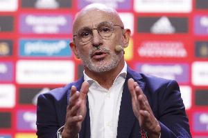 執(zhí)教心態(tài)？德拉富恩特：贏球時(shí)不必自認(rèn)最佳，輸球也無(wú)需妄自菲薄