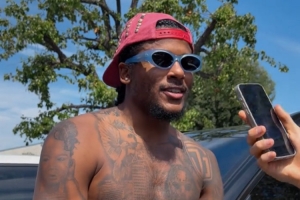 ??杰倫-格林普通話寄語中國球迷：我是風雪 風雪壓我兩三年