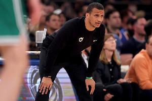 這怎么贏！凱爾特人末節(jié)出現(xiàn)10次失誤 全場(chǎng)多達(dá)28次