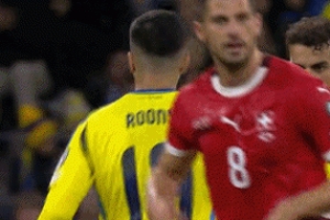 巴薩小將巴德吉上演瑞典國家隊(duì)首秀，第85分鐘替補(bǔ)出場穿19號球衣