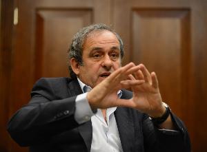 普拉蒂尼：伊爾迪茲是10號位，不明白為何莫塔和圖多爾讓他踢邊路