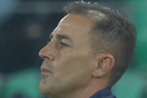 今日趣圖：卡納瓦羅——我就說植發(fā)后的頭發(fā)在頭上待不了幾年